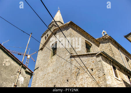 Istrien, Kroatien - Die Pfarrkirche des Heiligen Vitus, Modestus und Crescentia in der mittelalterlichen Stadt Grisignana auch bekannt als Medulin Stockfoto