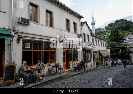 Gjirokastra, Albanien, Straßenszene in Gjirokastra Stockfoto