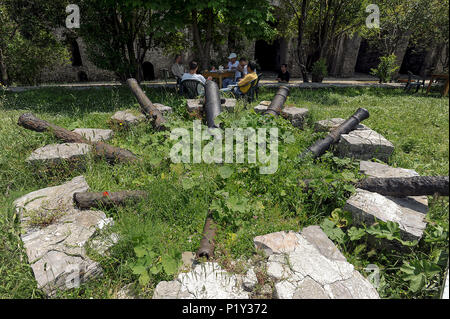 Gjirokastra, Albanien, Gewehren an Gjirokastra Schloss Stockfoto