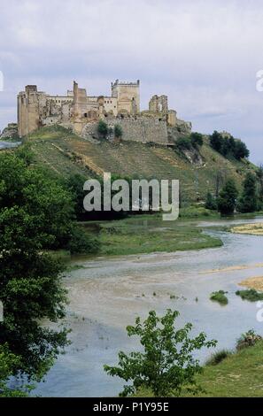 Escalona; Schloss und Albercha River. Stockfoto