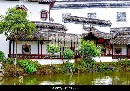 China, Jiangsu, Suzhou, Gebäude in einem der klassischen Gärten von Suzhou Stockfoto