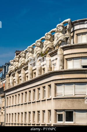Frankreich, Paris 12. Bezirk, barocke Gebäude mit der Nachbildung einer Skulptur von Michelangelo (Architekt Munez Yanovski) Stockfoto