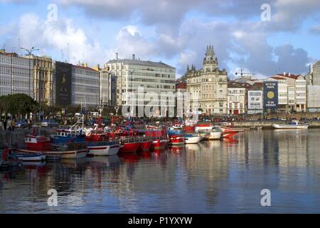 A/La Coruña; dársena y Avenida de la Marina. Stockfoto