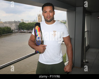 Boxer Joe Joyce während der Medien Tag im Park Plaza Riverbank London. Stockfoto