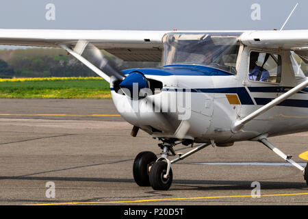 Reims Cessna F152 G-BLZP Stockfoto