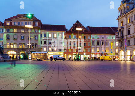 Graz, Österreich - Oktober 23, 2017: der alten Häuser am Hauptplatz in der Nacht Stockfoto