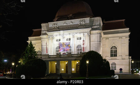 Graz, Österreich - Oktober 23, 2017: Das Gebäude der Grazer Oper bei Nacht Stockfoto