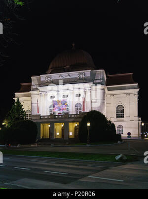 Graz, Österreich - Oktober 23, 2017: Das Gebäude der Grazer Oper bei Nacht Stockfoto
