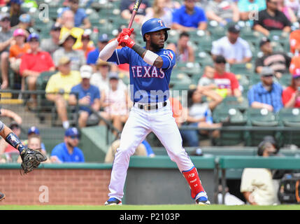 10.Juni 2018: Texas Rangers shortstop Jurickson Profar #19 während ein MLB Spiel zwischen den Houston Astros und der Texas Rangers bei Globe Life Park in Arlington, TX Houston Texas 8-7 besiegte Albert Pena/CSM Stockfoto