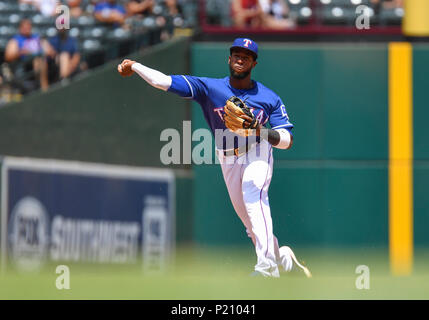 10.Juni 2018: Texas Rangers shortstop Jurickson Profar #19 während ein MLB Spiel zwischen den Houston Astros und der Texas Rangers bei Globe Life Park in Arlington, TX Houston Texas 8-7 besiegte Albert Pena/CSM Stockfoto