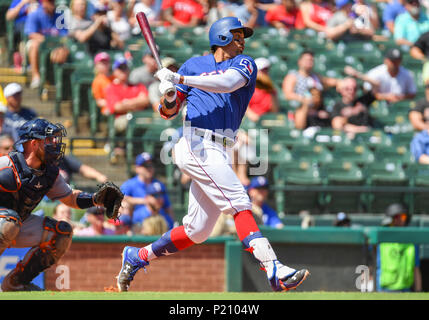 10.Juni 2018: Texas Rangers first baseman Ronald Guzman #67 während ein MLB Spiel zwischen den Houston Astros und der Texas Rangers bei Globe Life Park in Arlington, TX Houston Texas 8-7 besiegte Albert Pena/CSM Stockfoto