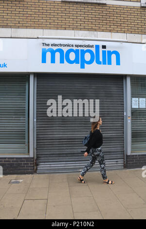 London, Großbritannien. 13. Juni 2018. Der Zweig der Maplin Electronics store in Wimbledon hat nach dem Gang in die Verwaltung geschlossen. Maplin Shop Verschlüsse folgt anderen Kämpfen, High Street Marken wie Mothercare, Toys R Us, Carpetright und Poundworld nach Leiden Geld mühen Credit: Amer ghazzal/Alamy leben Nachrichten Stockfoto