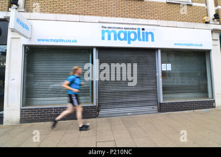 London, Großbritannien. 13. Juni 2018. Der Zweig der Maplin Electronics store in Wimbledon hat nach dem Gang in die Verwaltung geschlossen. Maplin Shop Verschlüsse folgt anderen Kämpfen, High Street Marken wie Mothercare, Toys R Us, Carpetright und Poundworld nach Leiden Geld mühen Credit: Amer ghazzal/Alamy leben Nachrichten Stockfoto