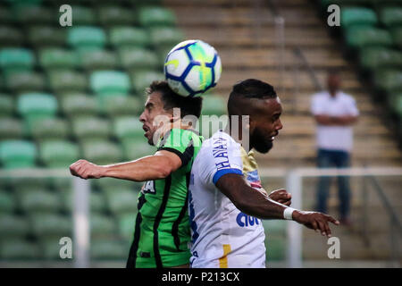 Belo Horizonte, Brasilien. 13. Juni, 2018. MG x Chapecoense, Spiel gültig für die zwölfte Runde der brasilianischen Meisterschaft 2018, Serie A, in der Arena Independência, Belo Horizonte, MG statt. Credit: Dudu Macedo/FotoArena/Alamy leben Nachrichten Stockfoto