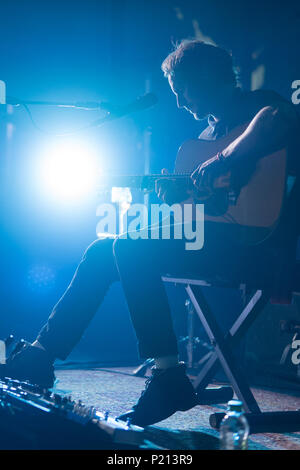 London, Großbritannien. 13. Juni 2018. Ben Howard live auf der Bühne des ausverkauften Hammersmith Apollo Eventim in London. Foto Datum: Mittwoch, 13. Juni 2018. Credit: Roger Garfield/Alamy leben Nachrichten Stockfoto