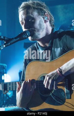 London, Großbritannien. 13. Juni 2018. Ben Howard live auf der Bühne des ausverkauften Hammersmith Apollo Eventim in London. Foto Datum: Mittwoch, 13. Juni 2018. Credit: Roger Garfield/Alamy leben Nachrichten Stockfoto