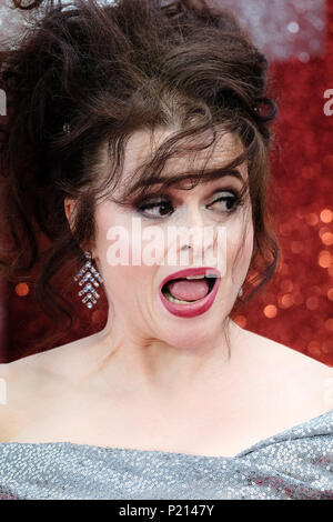 London, Großbritannien. 13. Juni 2018. Helena Bonham Carter in der Europäischen Erstaufführung von Ocean's 8 am Mittwoch, dem 13. Juni 2018 im Cineworld Leicester Square, London statt. Im Bild: Helena Bonham Carter. Bild von Julie Edwards. Credit: Julie Edwards/Alamy leben Nachrichten Stockfoto