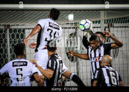 Belo Horizonte, Brasilien. 13. Juni, 2018. MG x Ceará, Spiel gültig für die zwölfte Runde der brasilianischen Meisterschaft 2018, Serie A, im Arena Independência, Belo Horizonte, MG statt. Credit: Dudu Macedo/FotoArena/Alamy leben Nachrichten Stockfoto