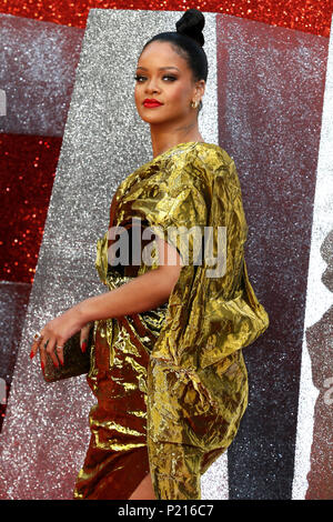 London, Großbritannien. 13. Juni 2018. Rihanna besucht die Europäische Premiere von Ocean's 8 in der cineworld Leicester Square Credit: Mario Mitsis/Alamy Leben Nachrichten gehalten Stockfoto