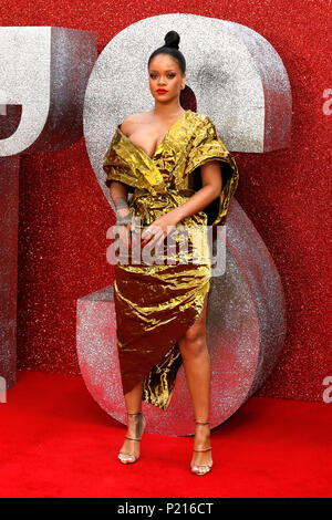 London, Großbritannien. 13. Juni 2018. Rihanna besucht die Europäische Premiere von Ocean's 8 in der cineworld Leicester Square Credit: Mario Mitsis/Alamy Leben Nachrichten gehalten Stockfoto