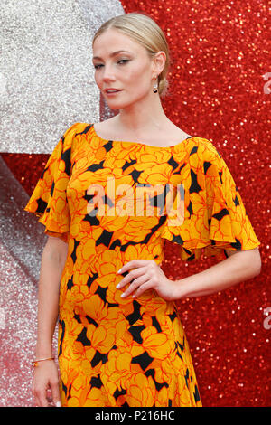 London, Großbritannien. 13. Juni 2018. Clara Paget besucht die Europäische Premiere von Ocean's 8 in der cineworld Leicester Square Credit: Mario Mitsis/Alamy Leben Nachrichten gehalten Stockfoto