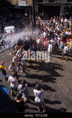 Spanien - Katalonien - Berguedá (Kreis) - Barcelona. Festa dels Elois, Festa d?aigua Berga, el Berguedà, Barcelona. Stockfoto