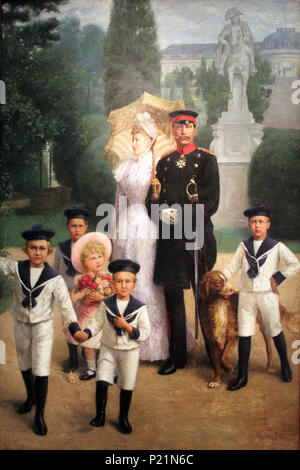 . Englisch: Die königliche Familie im Park Sanssouci: Wilhelm II., der Kaiserin und der älteste Fürsten. Öl auf Leinwand, 270 x 185 cm. In der Deutsches Historisches Museum, Berlin. English: kaiserlichen Familie im Park zu Sanssouci: Wilhelm II., Deutscher Kaiser (1888-1918), die Kaiserin Auguste Viktoria und die fünf ältesten Prinzen sterben. Kronprinz Friedrich Wilhelm Viktor August Ernst (1882-1951), ∞ 1905 Herzogin Cecilie zu Mecklenburg-Schwerin Prinz Wilhelm Eitel Friedrich Christian Karl (1883-1942), ∞ 1906-1926 Herzogin Sophie Charlotte von Oldenburg Prinz Adalbert Ferdinand Berengar (1884-1948), ∞ 1. Stockfoto