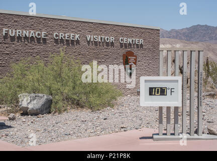 Furnace Creek Besucherzentrum im Death Valley records 107 Grad Hitze in Nevada, Juni 2018 Stockfoto