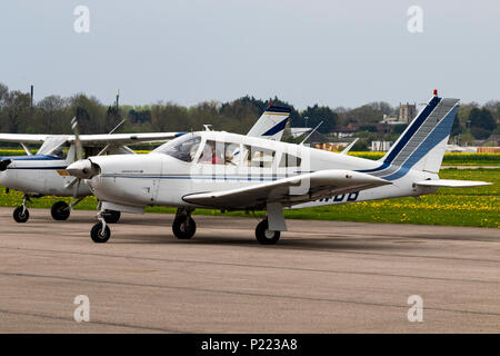 Piper PA-28 R-180 Cherokee Pfeil G-AWBB Stockfoto