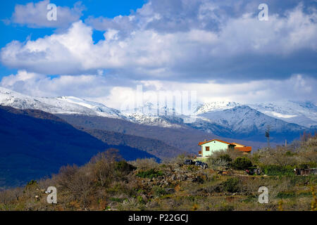 Landschaft im Valle del Jerte Tal in der Extremadura in Spanien Stockfoto