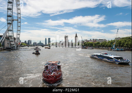 London, Großbritannien. 18. Juli 2016. London genießt eine der wärmsten Tage des Jahres mit Temperaturen um 29 Grad schlagen in der Hauptstadt. Im Bild: Blick auf Stockfoto