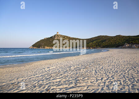 Italien, Sardinien, Südküste, Provinz Cagliari Castiadas, Villasimius, Spiaggia del Simius, Torre di Porto Giunco, Sarazenenturm, Stockfoto