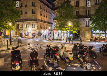 Frühjahr 2008 - Paris. Frankreich: Blick auf den Straßen rue Saint-Louis en l'lle und der Rue Jean Du Bellay bei Nacht Stockfoto