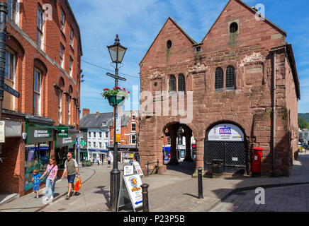 Der Markt Haus und Geschäfte im Zentrum der Stadt, Ross-on-Wye, Herefordshire, England, Großbritannien Stockfoto