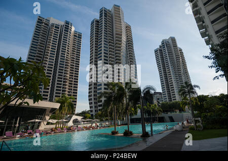 Singapur, Singapur, D'Leedon Wohnanlage mit Pool Stockfoto