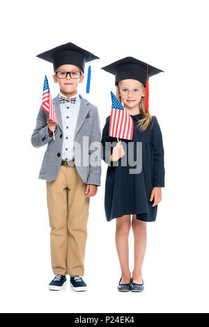 Schülerinnen und Schüler an der Staffelung Hüte mit usa Flaggen isoliert auf weißem Stockfoto