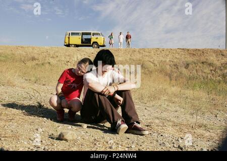 Original Film Titel: Little Miss Sunshine. Englischer Titel: Little Miss Sunshine. Regisseur: JONATHAN DAYTON, VALERIE FARIS. Jahr: 2006. Stars: ABIGAIL BRESLIN, Paul Dano. Credit: BIG BEACH FILMS/dritten Gang PRODUCTIONS LLC/DEEP RIVER PRODUKTION/Album Stockfoto