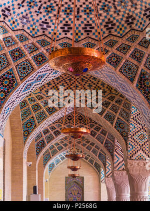 Gebetsraum von Nasir-ol-molk Moschee in Shiraz Stockfoto