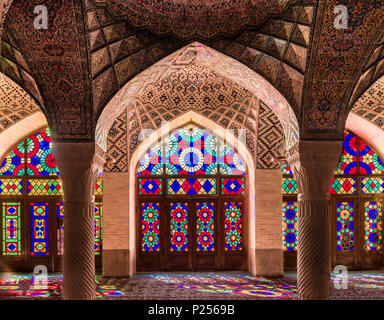 Gebetsraum von Nasir-ol-molk Moschee in Shiraz Stockfoto