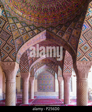 Gebetsraum von Nasir-ol-molk Moschee in Shiraz Stockfoto