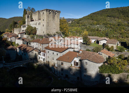 Luftaufnahme der Burg Verrucola, die Gemeinde von Fivizzano, Massa-Carrara Provence, Toscana, Italien, Europa Stockfoto