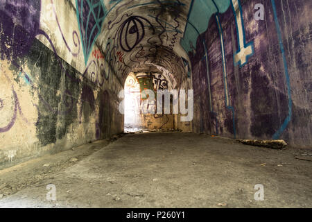 Stillgelegte Luftschutzbunker in der Nähe von Stanton Eisenhütten, Derbyshire, Großbritannien Stockfoto