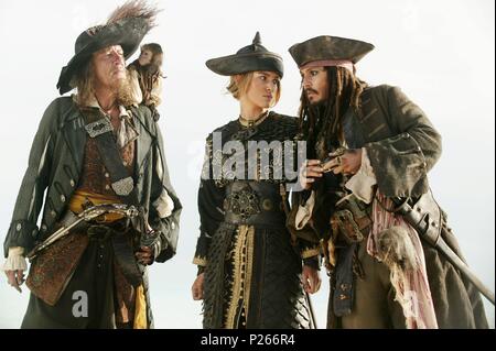 Original Film Titel: PIRATEN DER KARIBISCHEN MEERE: AM ENDE DER WELT. Englischer Titel: PIRATEN DER KARIBISCHEN MEERE: AM ENDE DER WELT. Regisseur: Gore Verbinski. Jahr: 2007. Stars: Johnny Depp, Keira Knightley, Geoffrey Rush. Quelle: WALT DISNEY PICTURES/Berg, Peter/Album Stockfoto