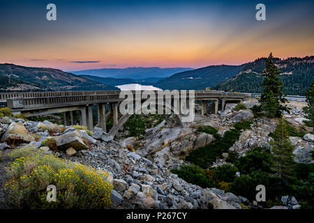 Donner Gipfel Brücke - Rainbow Bridge - Route 40 Stockfoto