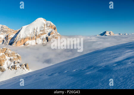 Blick auf die Tofana di Rozes von Lagazuoi. Cortina d'Ampezzo, Provinz Belluno, Venetien, Italien. Stockfoto