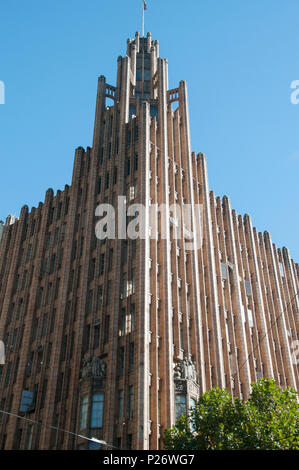 Das Wahrzeichen Manchester Einheit Gebäude in Melbourne, Australien, eine Art déco-Gotischen inspiriert Bürogebäude in 1932 gebaut Stockfoto