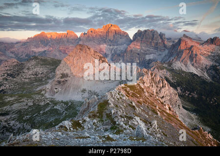 Piz Galin, Brenta Dolomiten Andalo, Adamello Brenta Naturpark, Trentino Alto Adige, Italien, Europa. Blick auf die Brenta Gruppe bei Sonnenaufgang Stockfoto