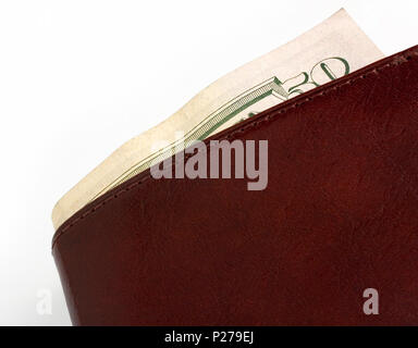 Geld in Lederetui mit $ 50 US-Währung Stockfoto