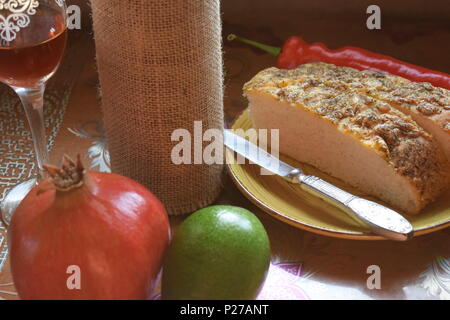 Stillleben Obst Brot und Wein Stockfoto