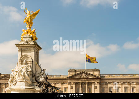 Die Königinnen Geburtstag die Farbe Stockfoto